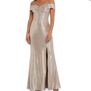 💛💛Cold shoulder foil gown champagne gold